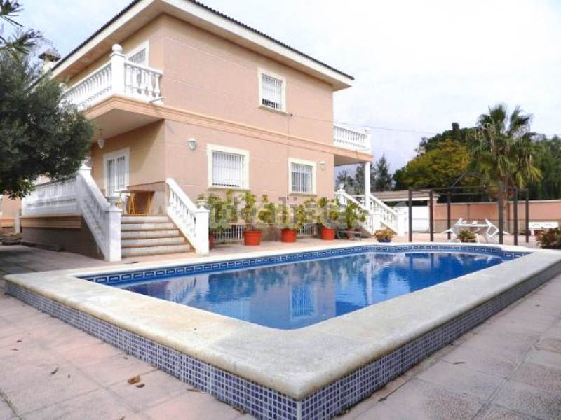Villa med privat basseng